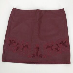 Romeo + Juliet Couture Vegan Leather Skirt Size L Filly Lined Embroidery Detail